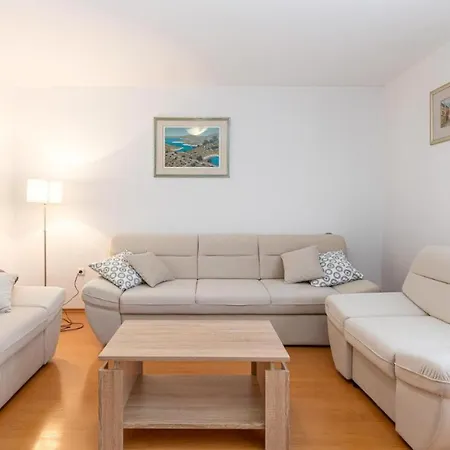 Luce Apartment