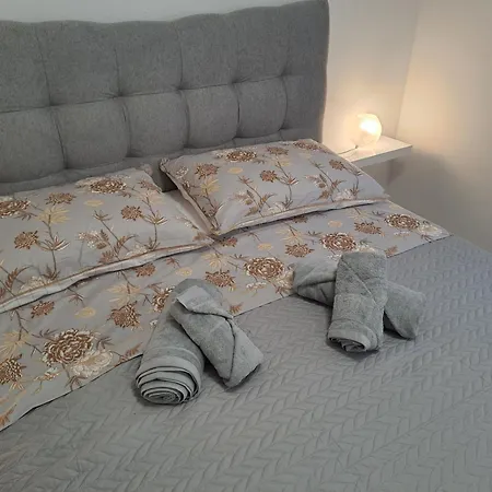 Luce Lägenhet Jadranovo