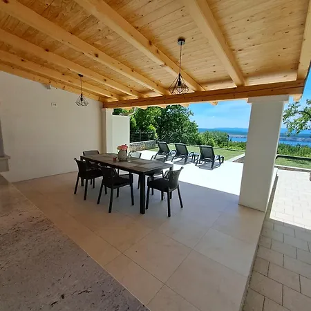 Luce Apartman Jadranovo